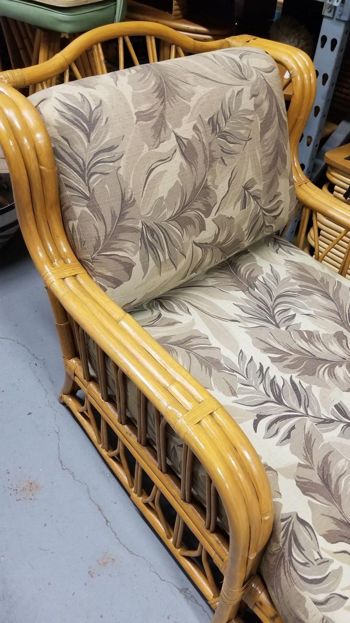 Restored Rattan Three-Strand Arms Chaise Lounge with Reed Rattan Sides For Sale 3