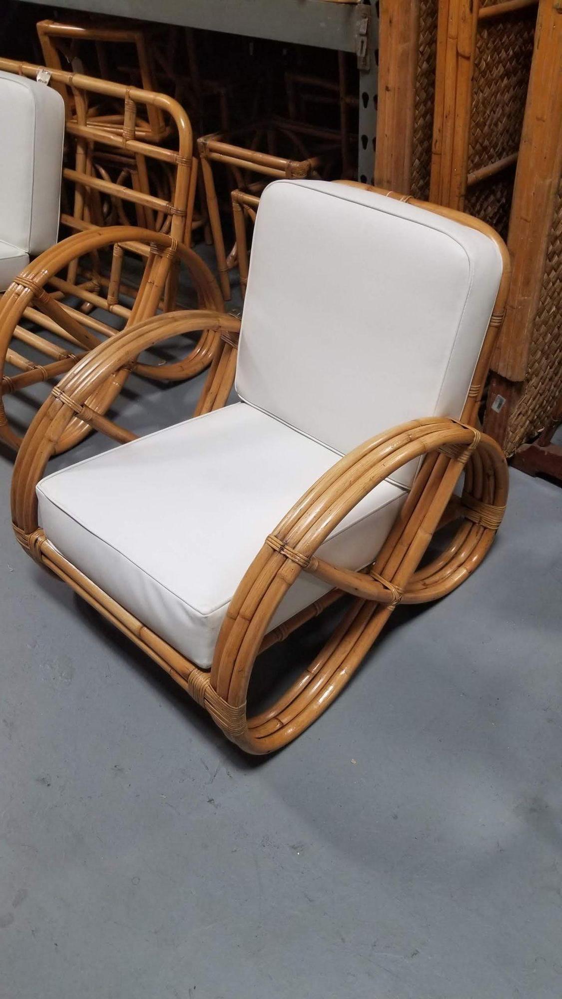 Ensemble chaise longue et canapé trois places en rotin à trois brins restauré en vente 6