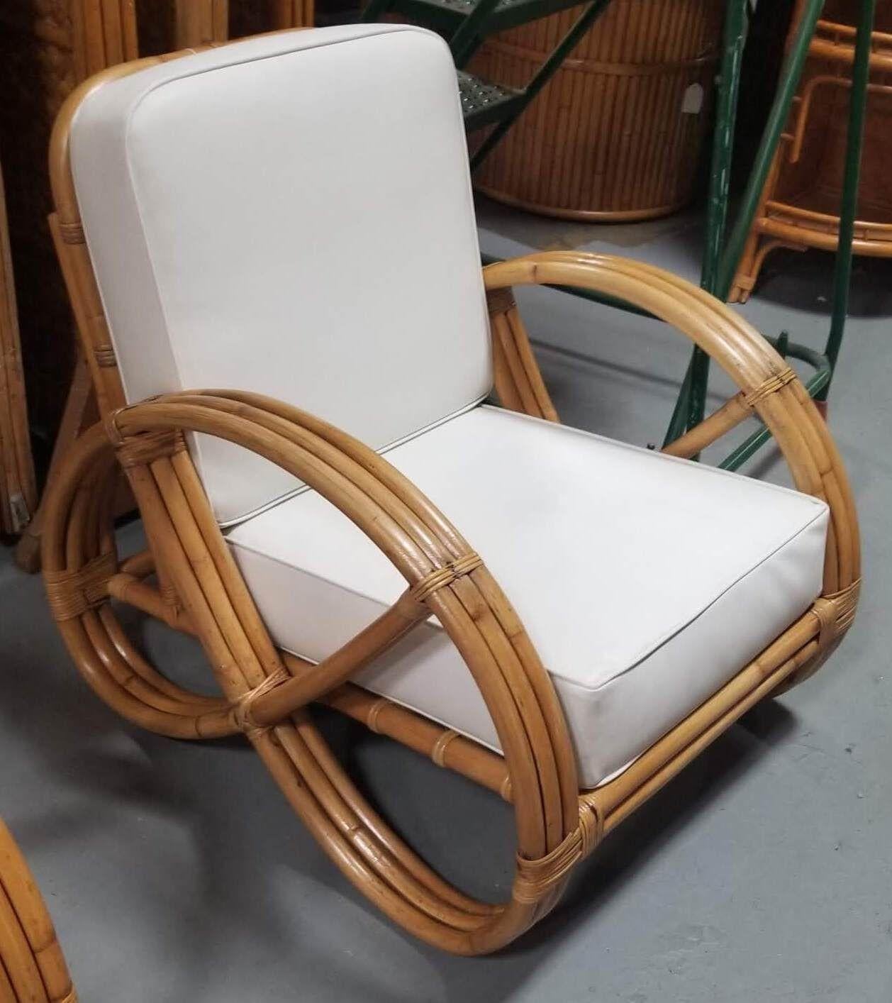 Ensemble chaise longue et canapé trois places en rotin à trois brins restauré en vente 4