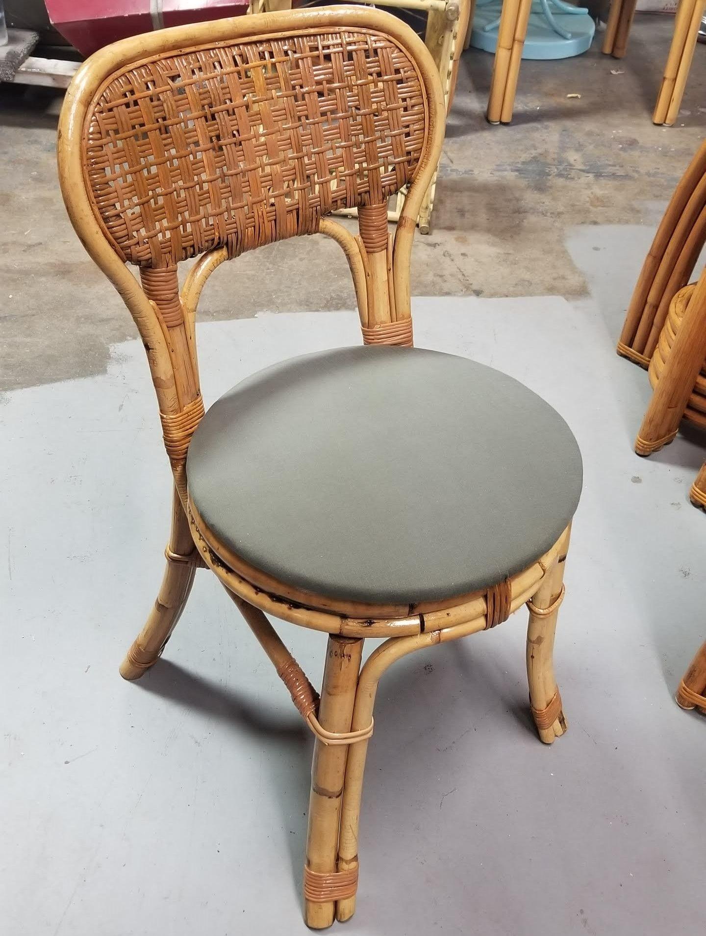 Restored Calif-Asia Style Rattan Wicker Fan Back Dining Side Chair, Pair In Excellent Condition For Sale In Van Nuys, CA