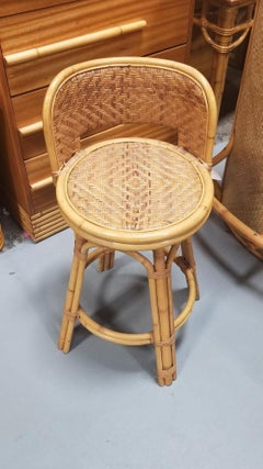 Tabouret de bar pivotant en rotin et osier restauré Lot de 2