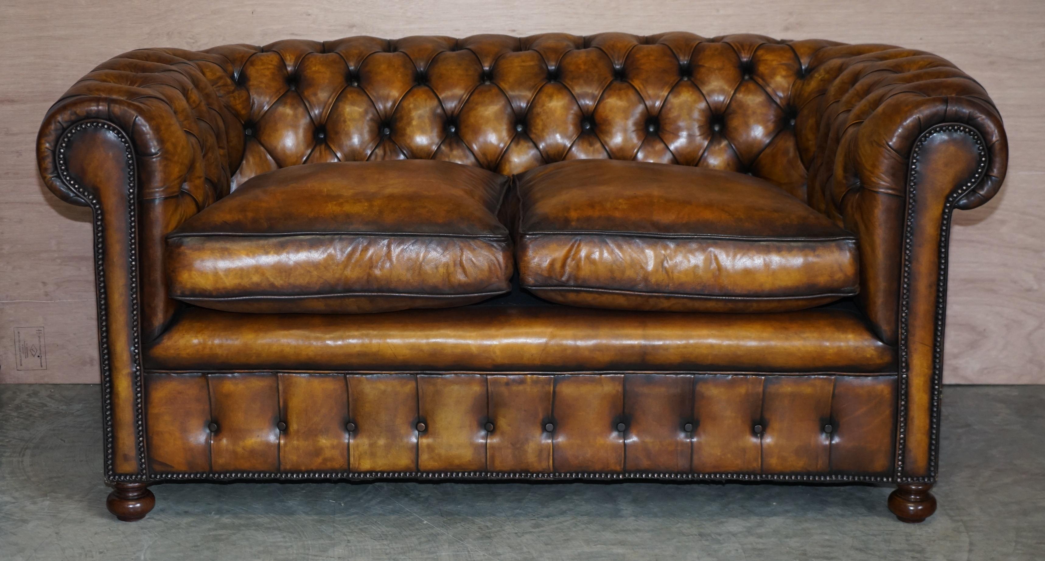 Royal House Antiques

Royal House Antiques is delighted to this stunning fully restored hand dyed rich cigar brown leather Chesterfield club sofa

This is pretty much the finest quality Chesterfield sofa you will see, the leather is English