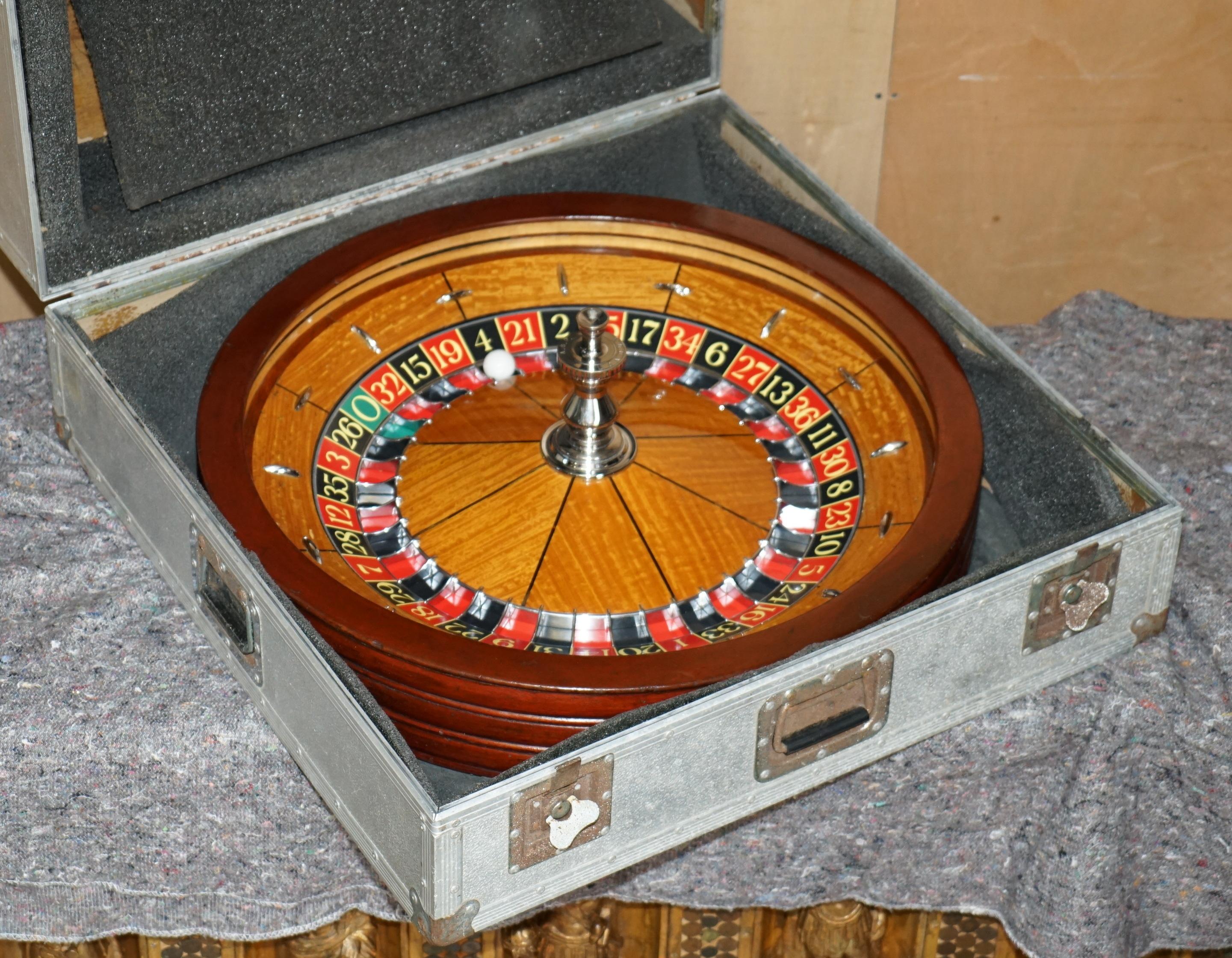 English RESTORED RITZ HOTEL PARIS ABP LONDON SATiNWOOD & HARDWOOD ROULETTE WHEEL & CASE For Sale