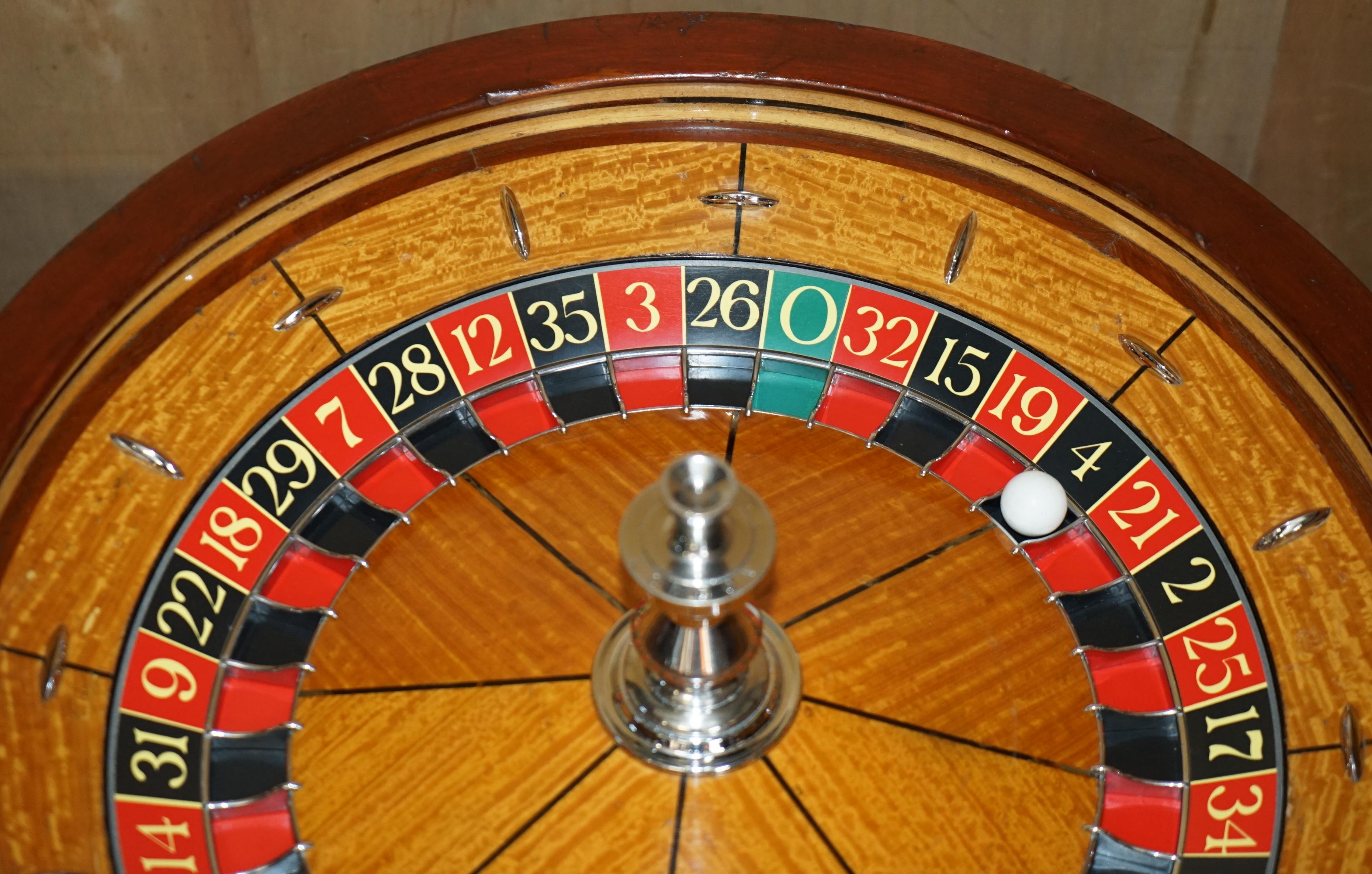 20th Century RESTORED RITZ HOTEL PARIS ABP LONDON SATiNWOOD & HARDWOOD ROULETTE WHEEL & CASE For Sale