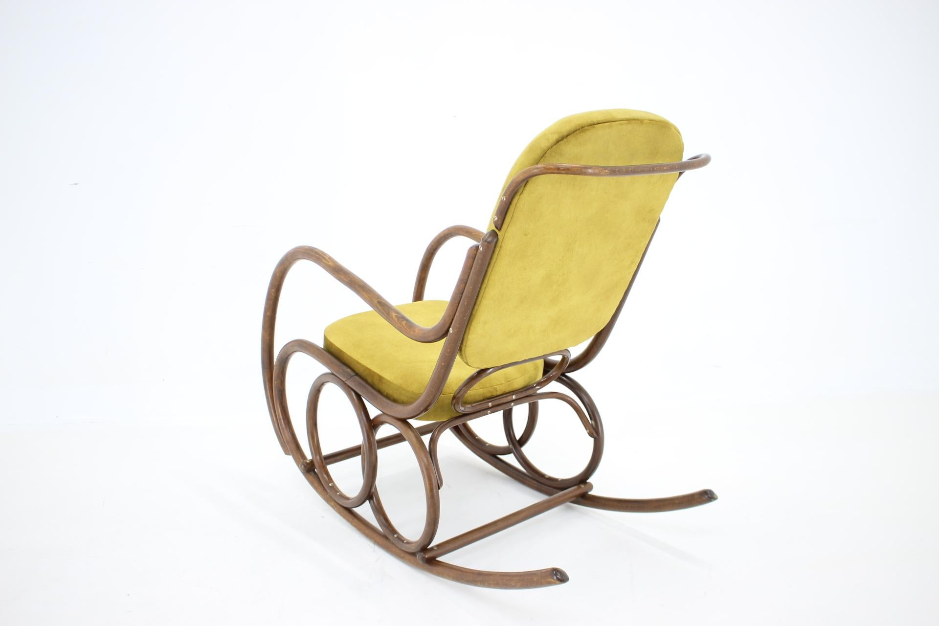 Mid-Century Modern Restored Rocking Chair By Ton, Czechoslovakia 1960s For Sale