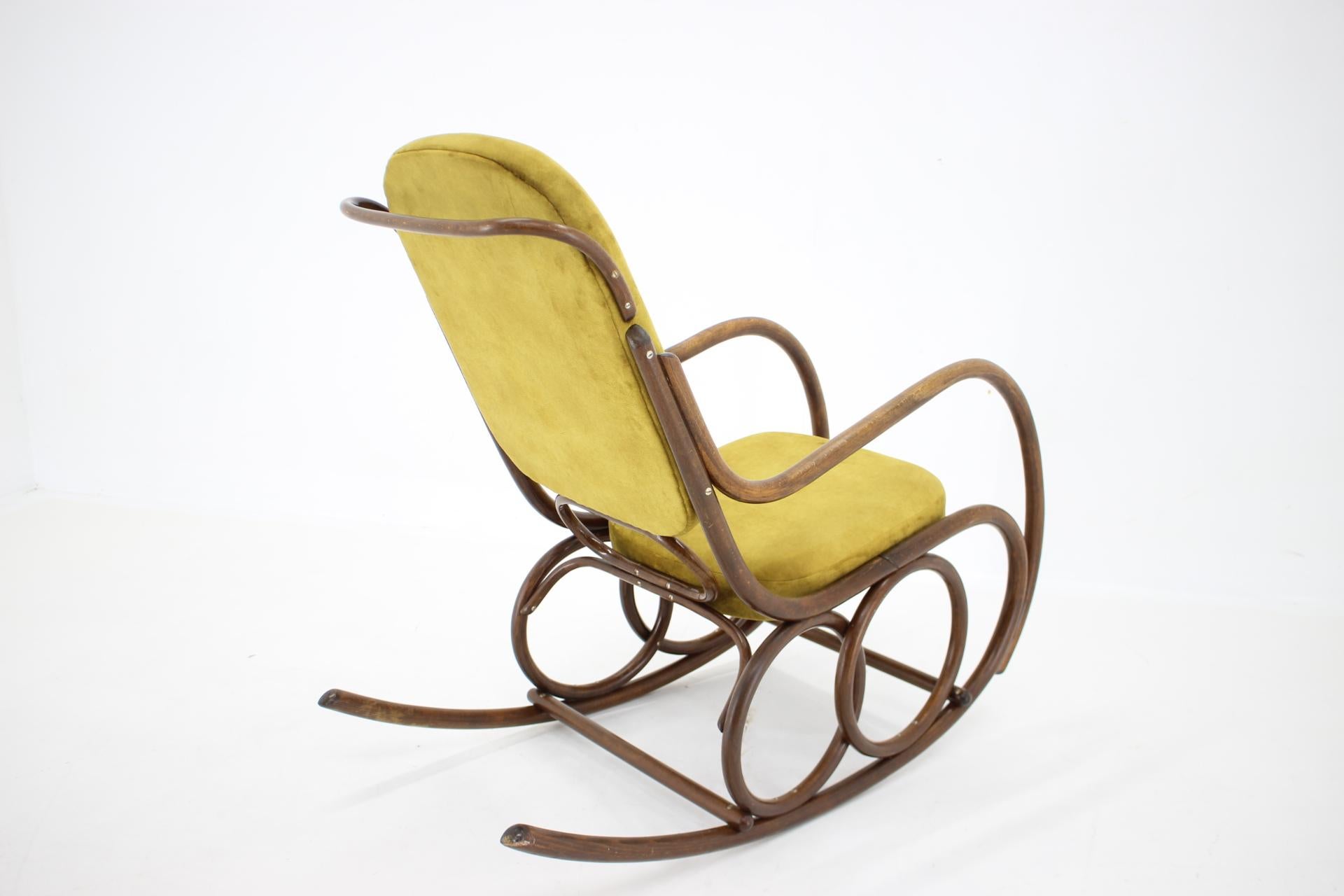Mid-20th Century Restored Rocking Chair By Ton, Czechoslovakia 1960s For Sale