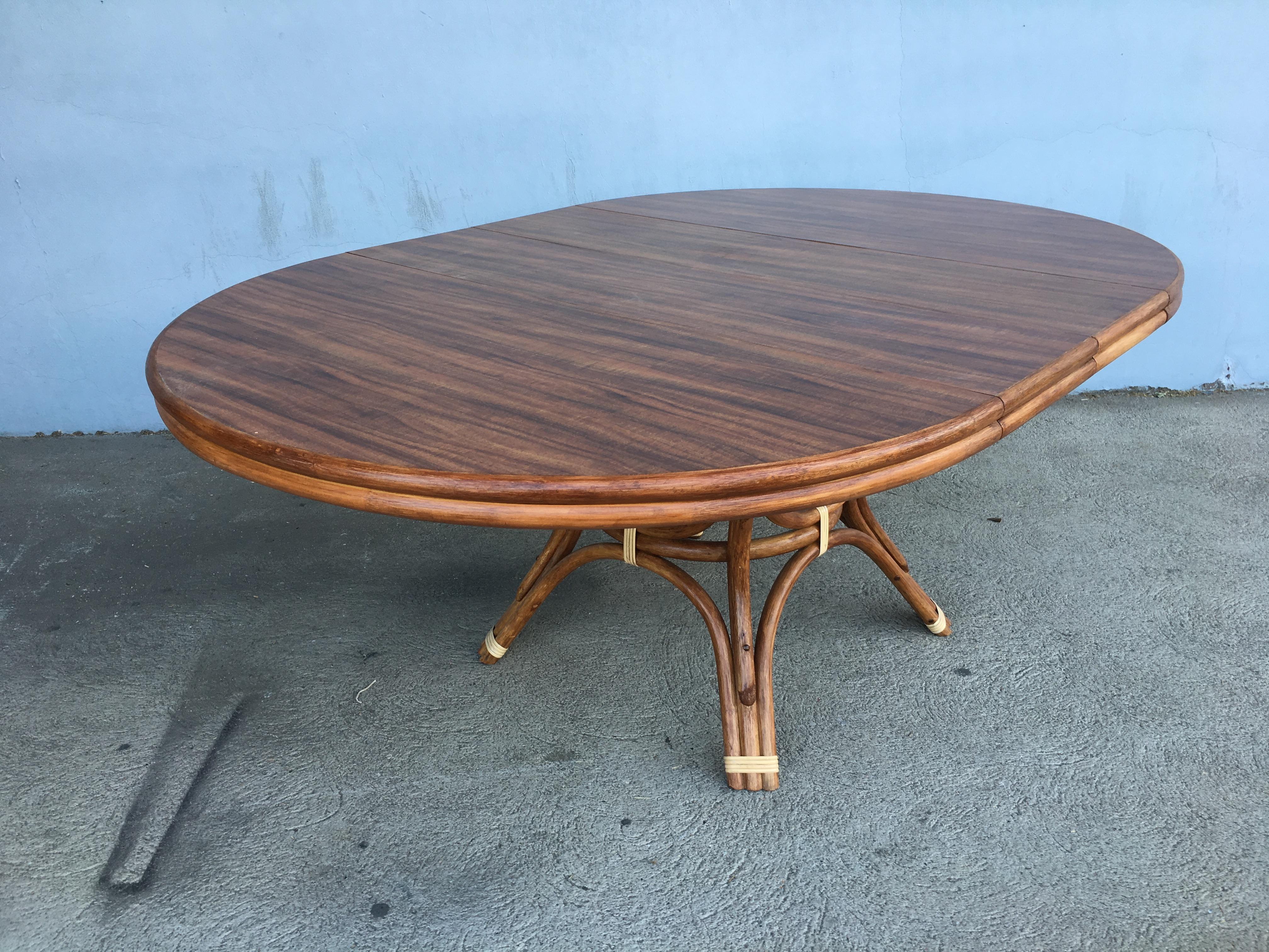 Restored Round Dining Table with Formica Top In Excellent Condition In Van Nuys, CA