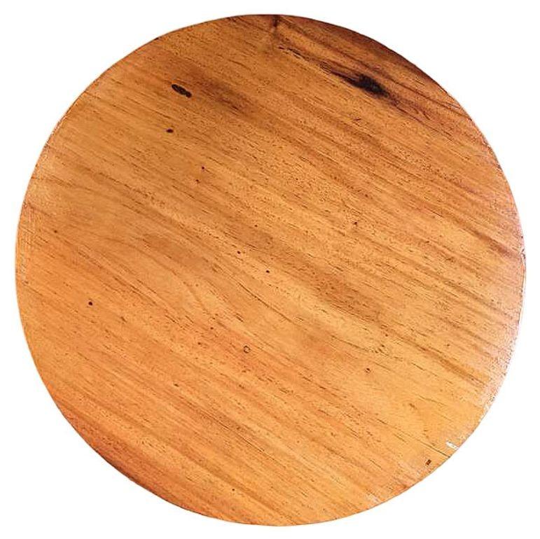 Mesa de centro redonda restaurada de ratán con tapa de caoba Estadounidense en venta