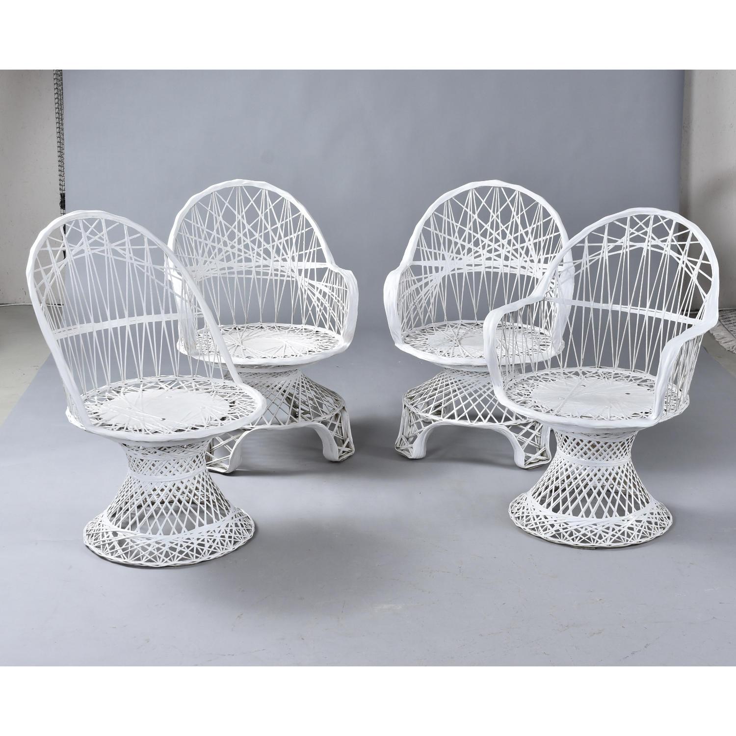 Restored Russell Woodard Vintage Spun Fiberglass Outdoor Dining Set For Sale 5