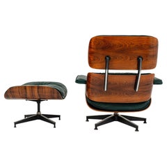 Chaise longue et ottoman Eames de deuxième génération restaurés en cuir Pine Green