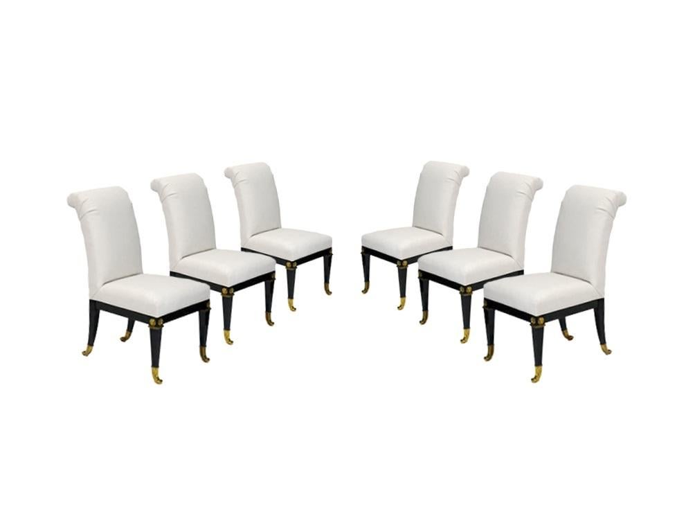Laqué Ensemble restauré de huit chaises de salle à manger laquées par Mastercraft en vente