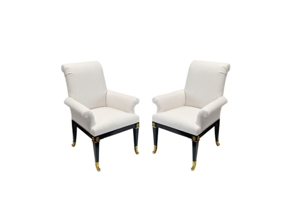 Ensemble restauré de huit chaises de salle à manger laquées par Mastercraft Bon état - En vente à Dallas, TX