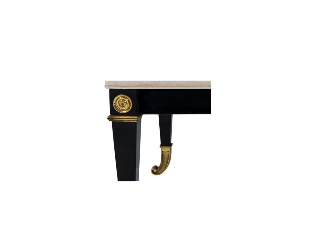 Ensemble restauré de huit chaises de salle à manger laquées par Mastercraft en vente 1