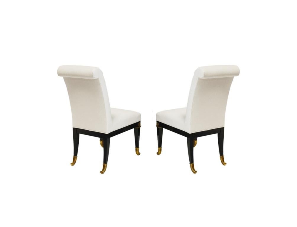 Ensemble restauré de huit chaises de salle à manger laquées par Mastercraft en vente 4