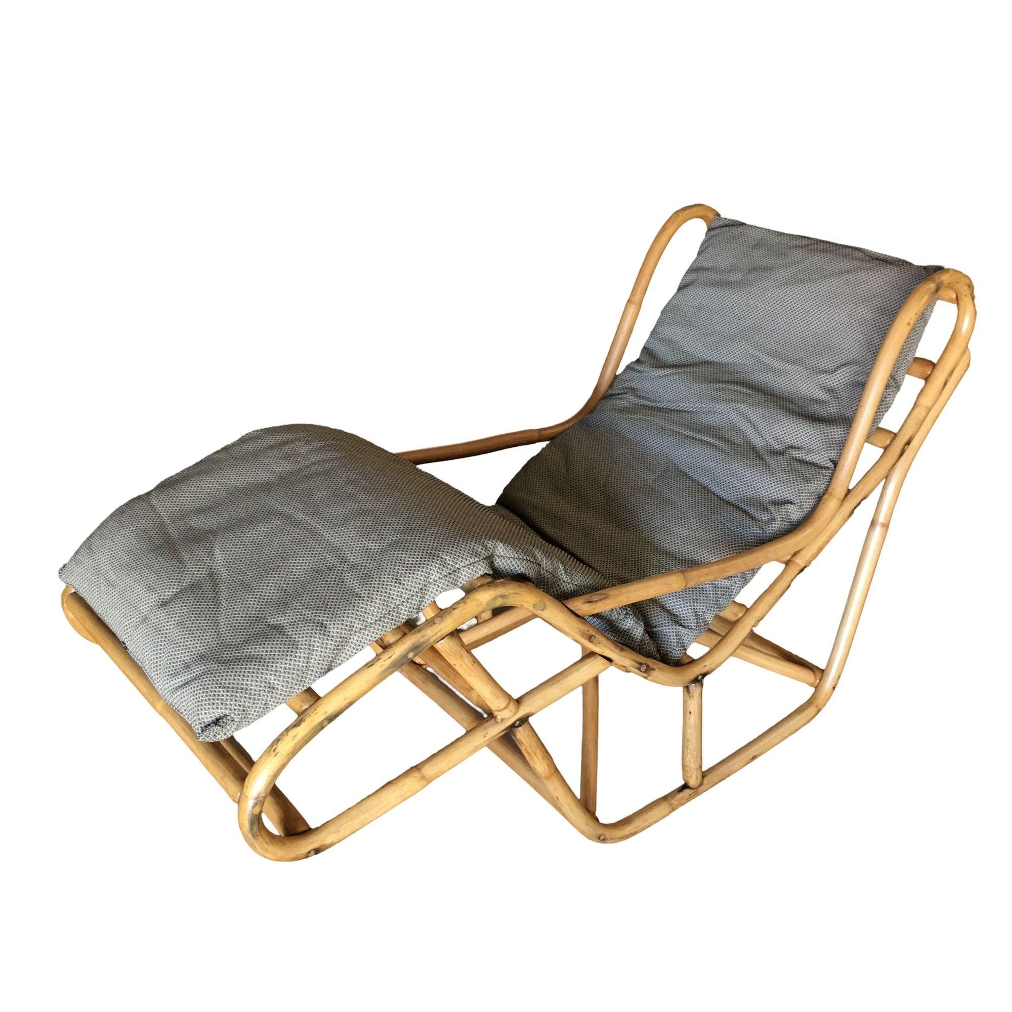 Mid-Century Modern Restored Single-Strand Two-Position Rattan Chaise Lounge For Sale