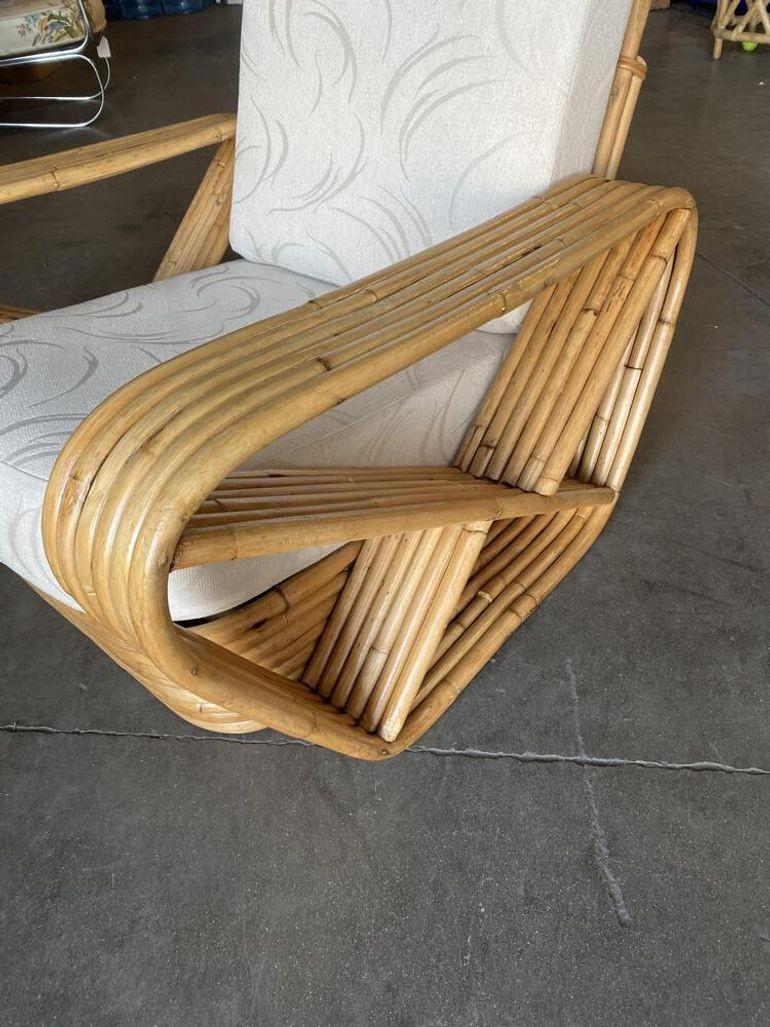 Sedia da salotto in rattan Pretzel quadrata a sei fili restaurata con ottomana in vendita 5