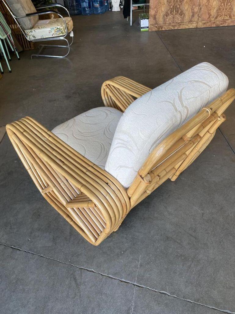 Sedia da salotto in rattan Pretzel quadrata a sei fili restaurata con ottomana in vendita 2