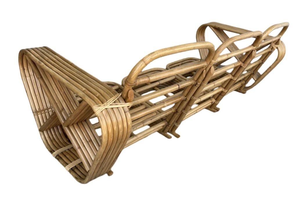 Rotin Ensemble de salon et fauteuil Pretzel carré à six brins restauré en vente