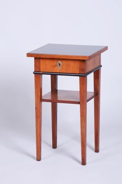 Petite table d'appoint Biedermeier restaurée, bois de cerisier, revisité polonais, tchèque, années 1840