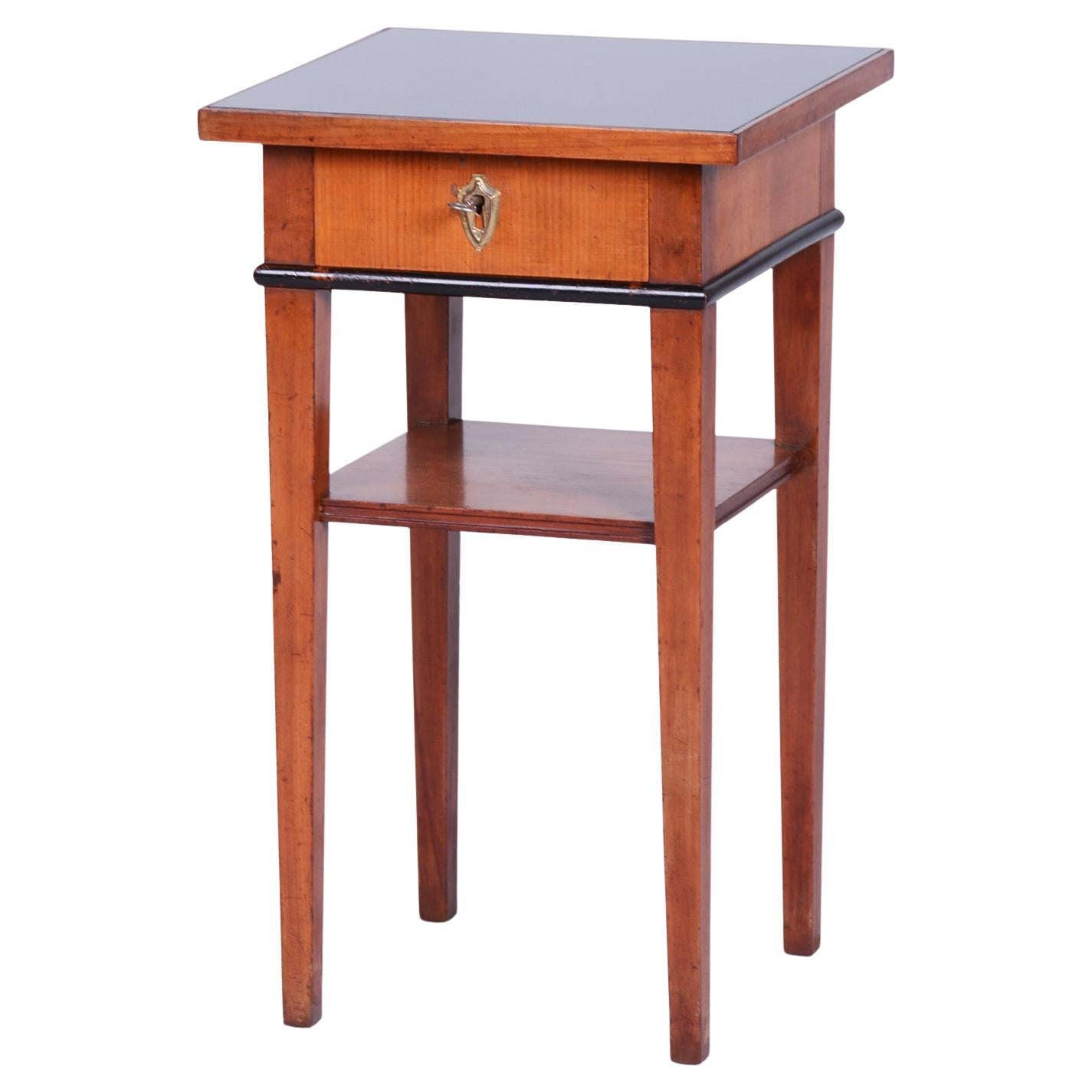 Tavolino Biedermeier restaurato, legno di ciliegio, polacco restaurato, ceco, anni '40 del XIX secolo