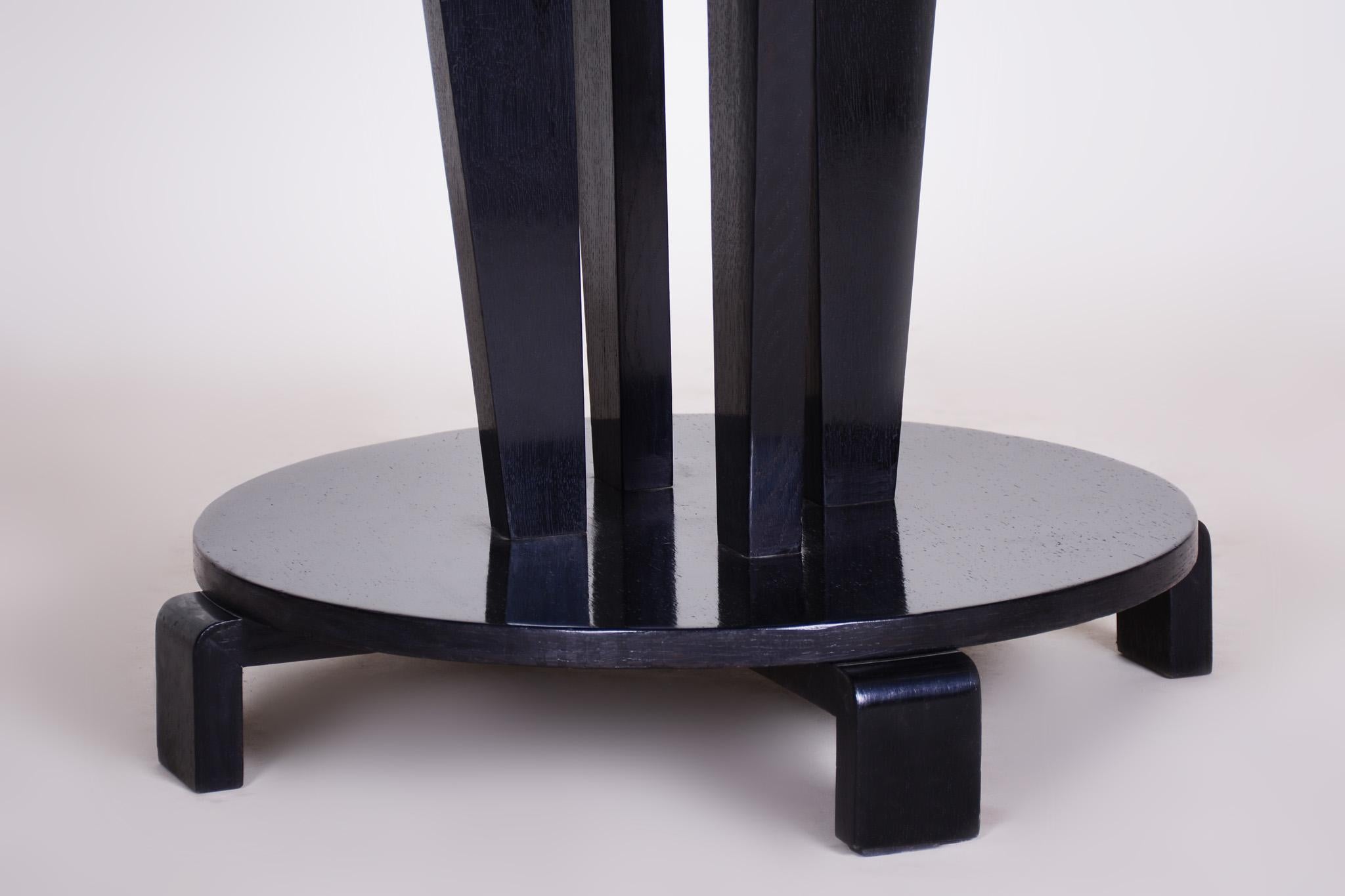 Completely restored Cubism table.

Source: Czechia (Bohemia)
Period: 1910-1919
Material: Oak, black lacquer.