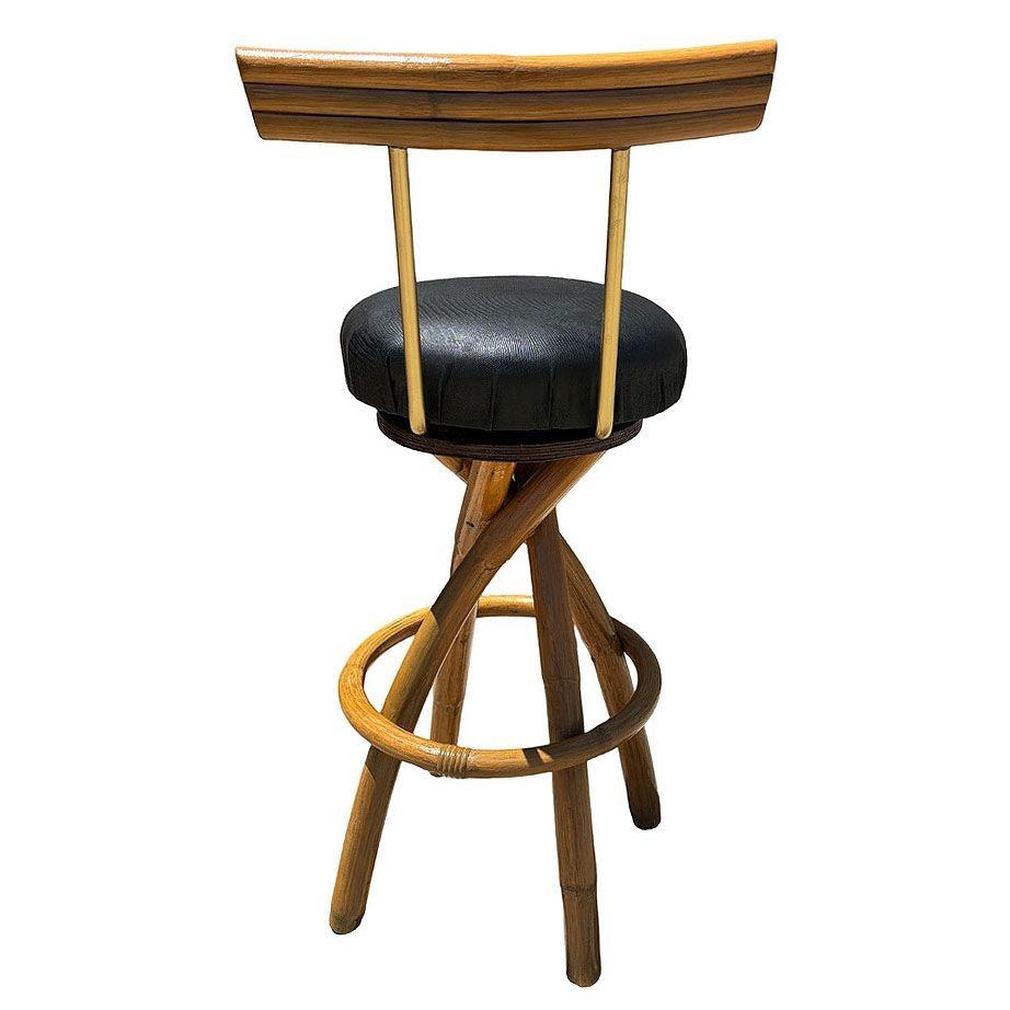 Metà XX secolo Sgabello in rattan e ottone con gambe a spirale restaurate e sedili girevoli, set di sei persone in vendita