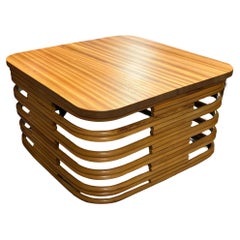 Tavolino in rattan impilato restaurato con piano in mogano