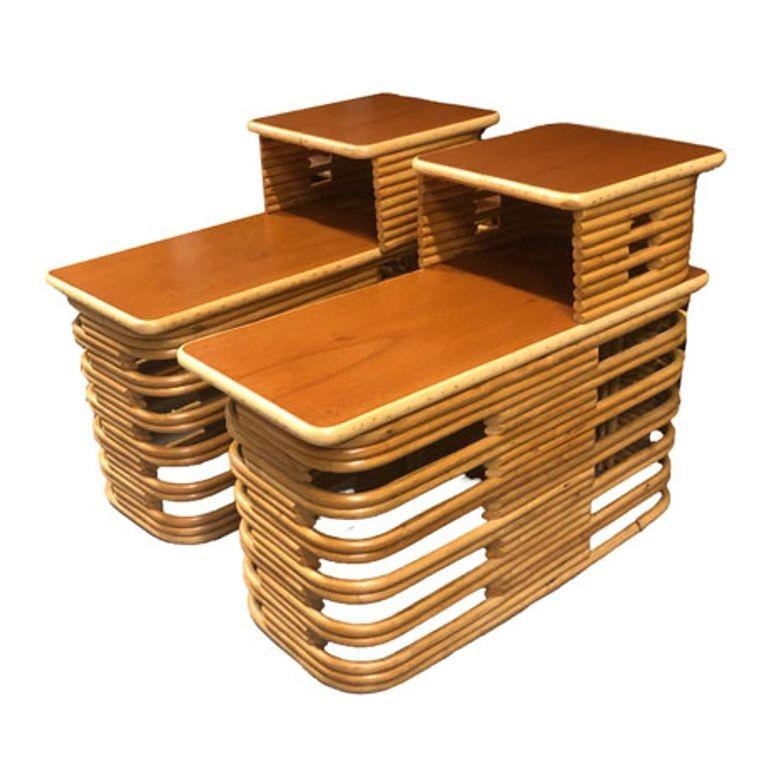 Milieu du XXe siècle Ensemble 3 pièces en rotin empilé et acajou restauré Table d'appoint/de coin en vente