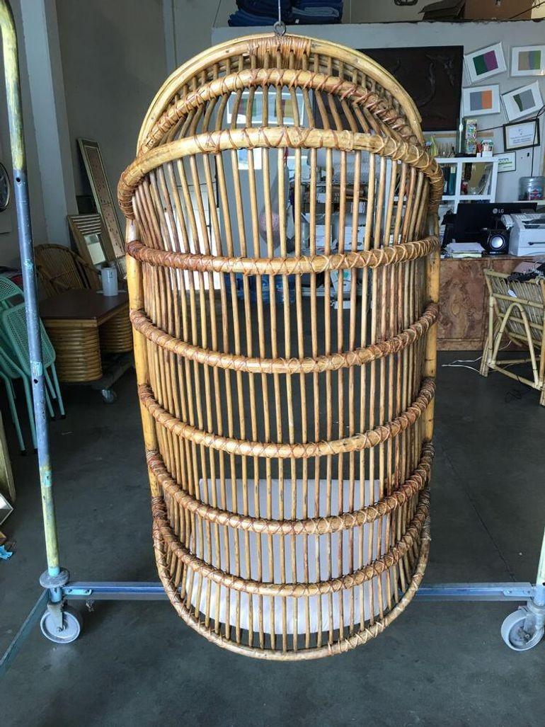 Américain Chaise longue suspendue en rotin Sticks Reed restauré en vente
