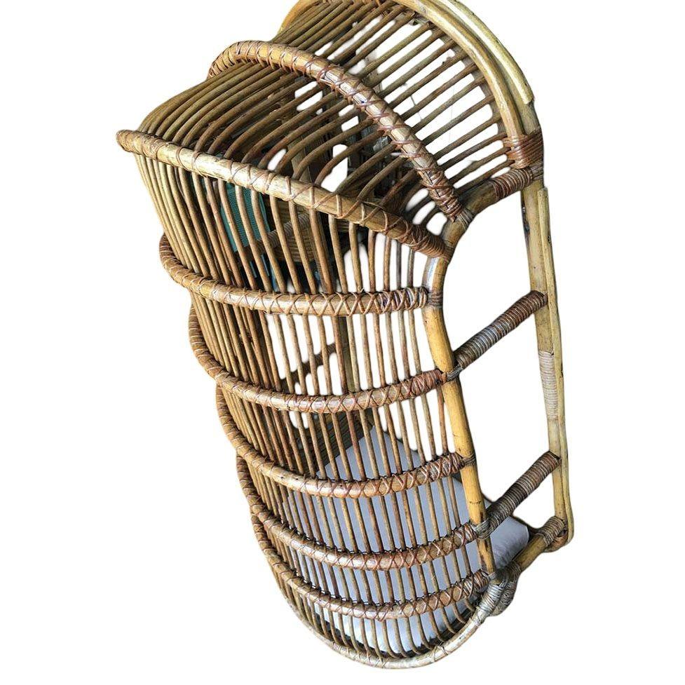 Sedia a dondolo in rattan restaurata con canne a bastoncino In condizioni ottime in vendita a Van Nuys, CA