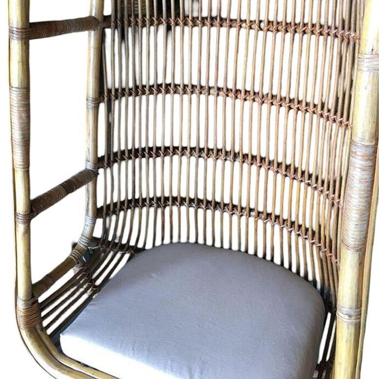 Rattan Sedia a dondolo in rattan restaurata con canne a bastoncino in vendita