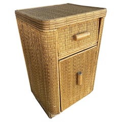Tavolino Streamline Stick Reed in rattan restaurato con rivestimento in erba