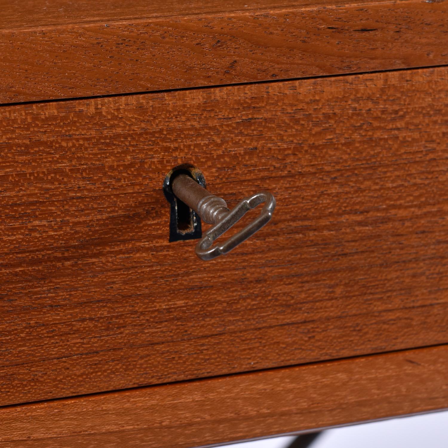 Scrivania in teak restaurata di Arne Wahl Iversen Model 56 per Vinde Møbelfabrik 6