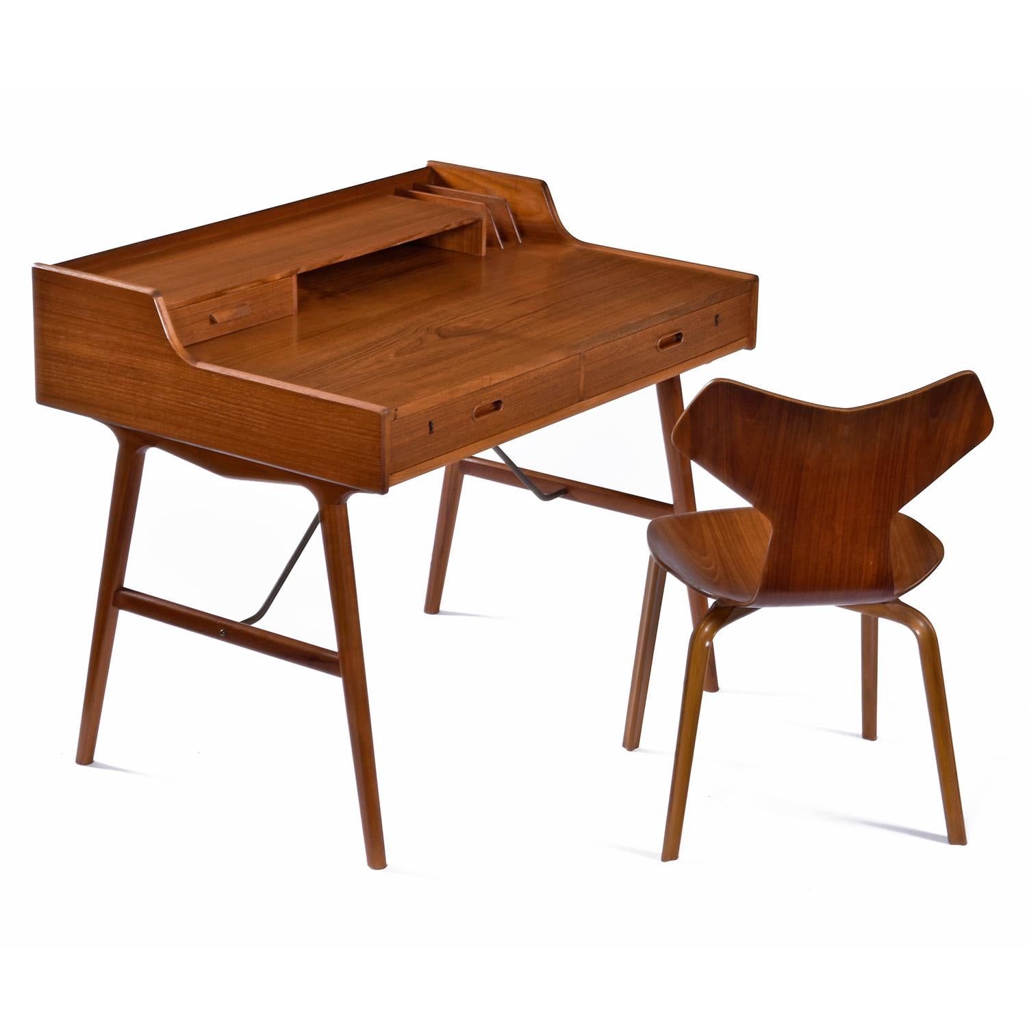 Ottone Scrivania in teak restaurata di Arne Wahl Iversen Model 56 per Vinde Møbelfabrik