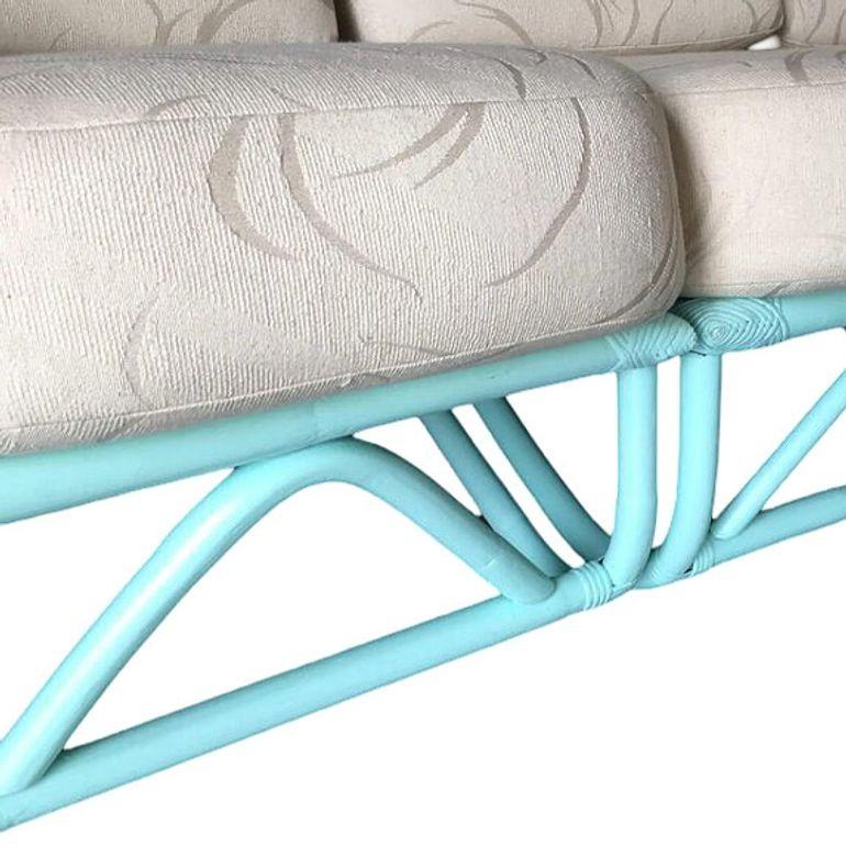 Sofá seccional de 4 plazas de ratán 3/4 Pretzel de mediados de siglo restaurado en color verde azulado Ratán en venta
