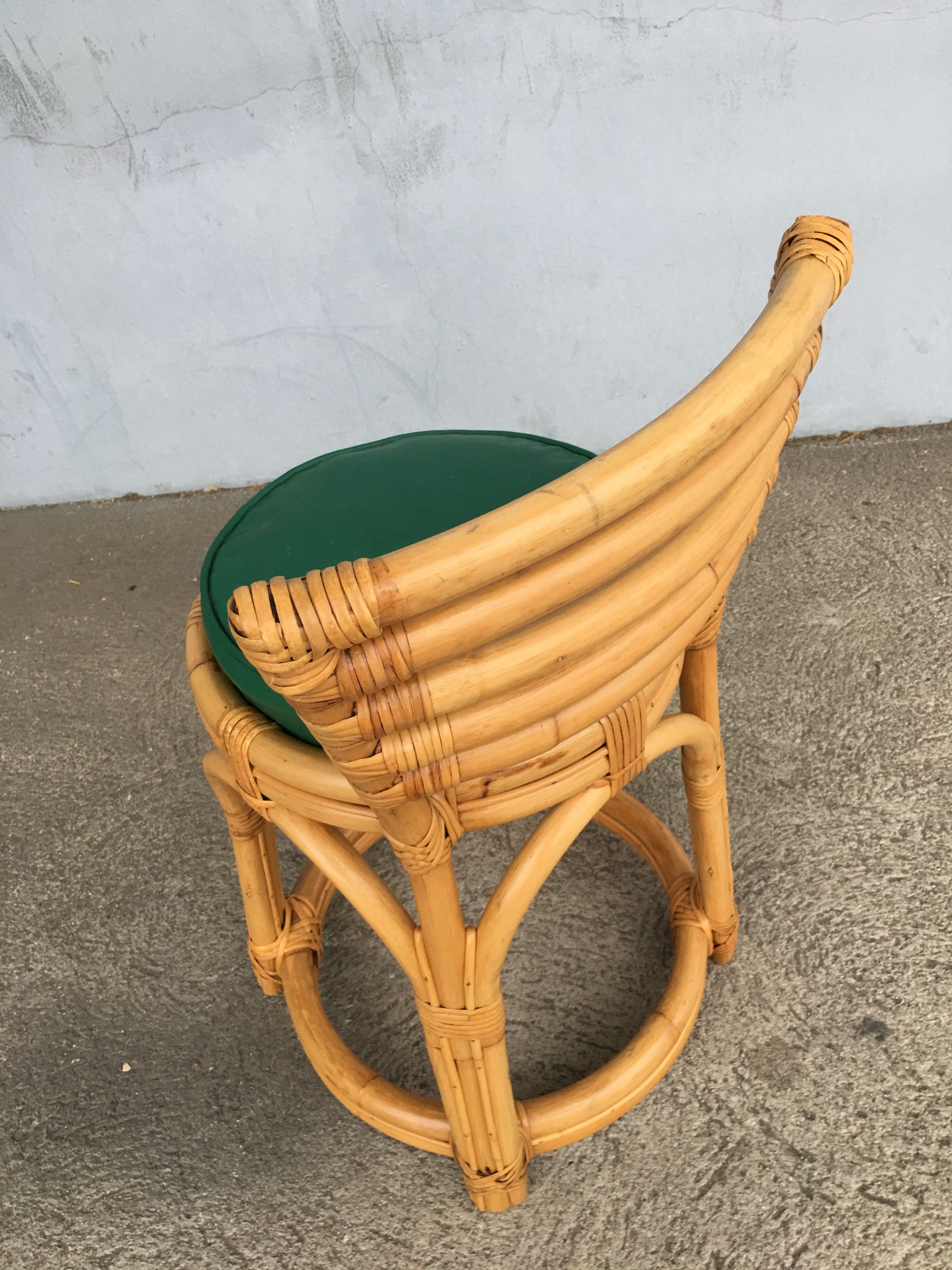 Restored Three-Stand Rattan Vanity Stool with Five-Strand Back In Excellent Condition In Van Nuys, CA