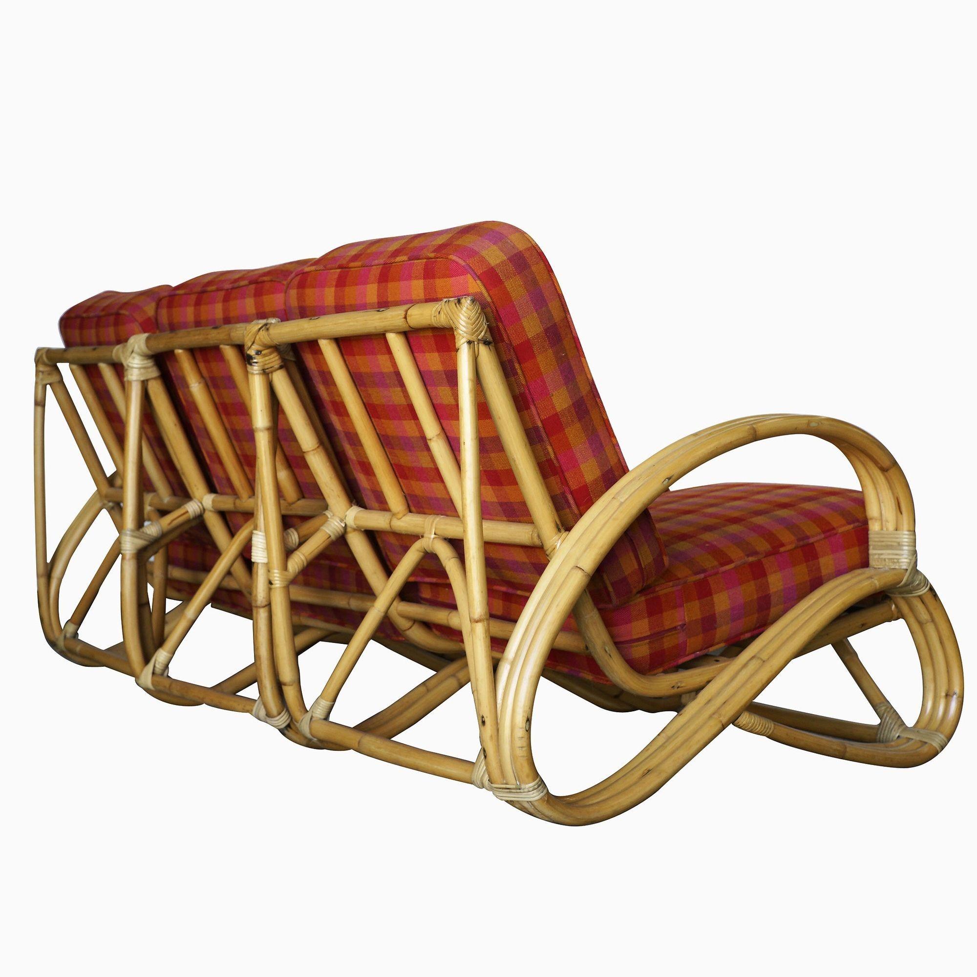 Restauriertes dreisträngiges „S-Arm“-Rattan-Wohnzimmer-Set im Zustand „Hervorragend“ im Angebot in Van Nuys, CA