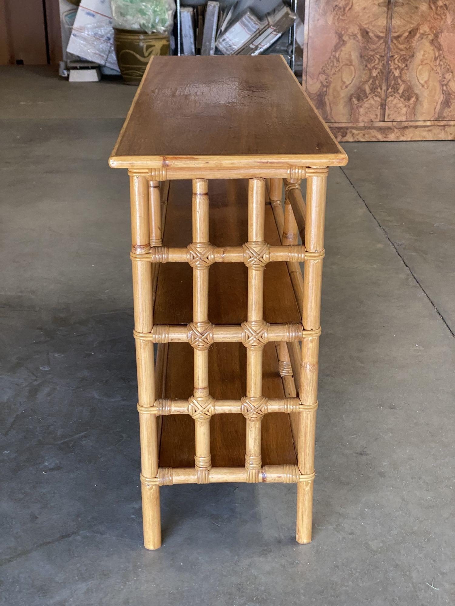Imaculately Restored Three-Tier Ladder Sides BookShelf Console Table w/ Mahogany In Excellent Condition For Sale In Van Nuys, CA