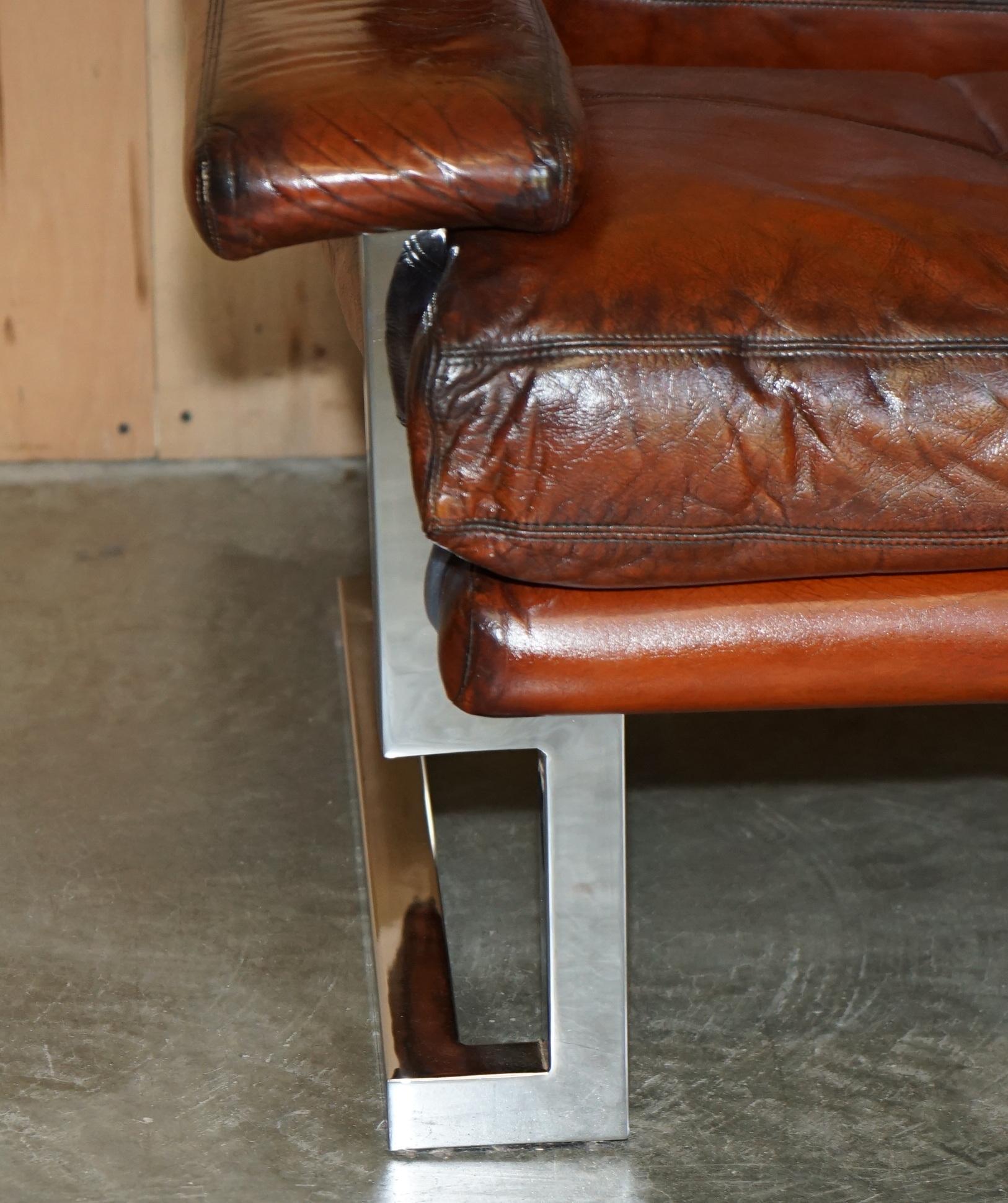 RESTORED TIM BATES PIEFF MANDARIN LEATHER CHROME & HARDWOOD SOFA ARMCHAiR SUITE For Sale 7