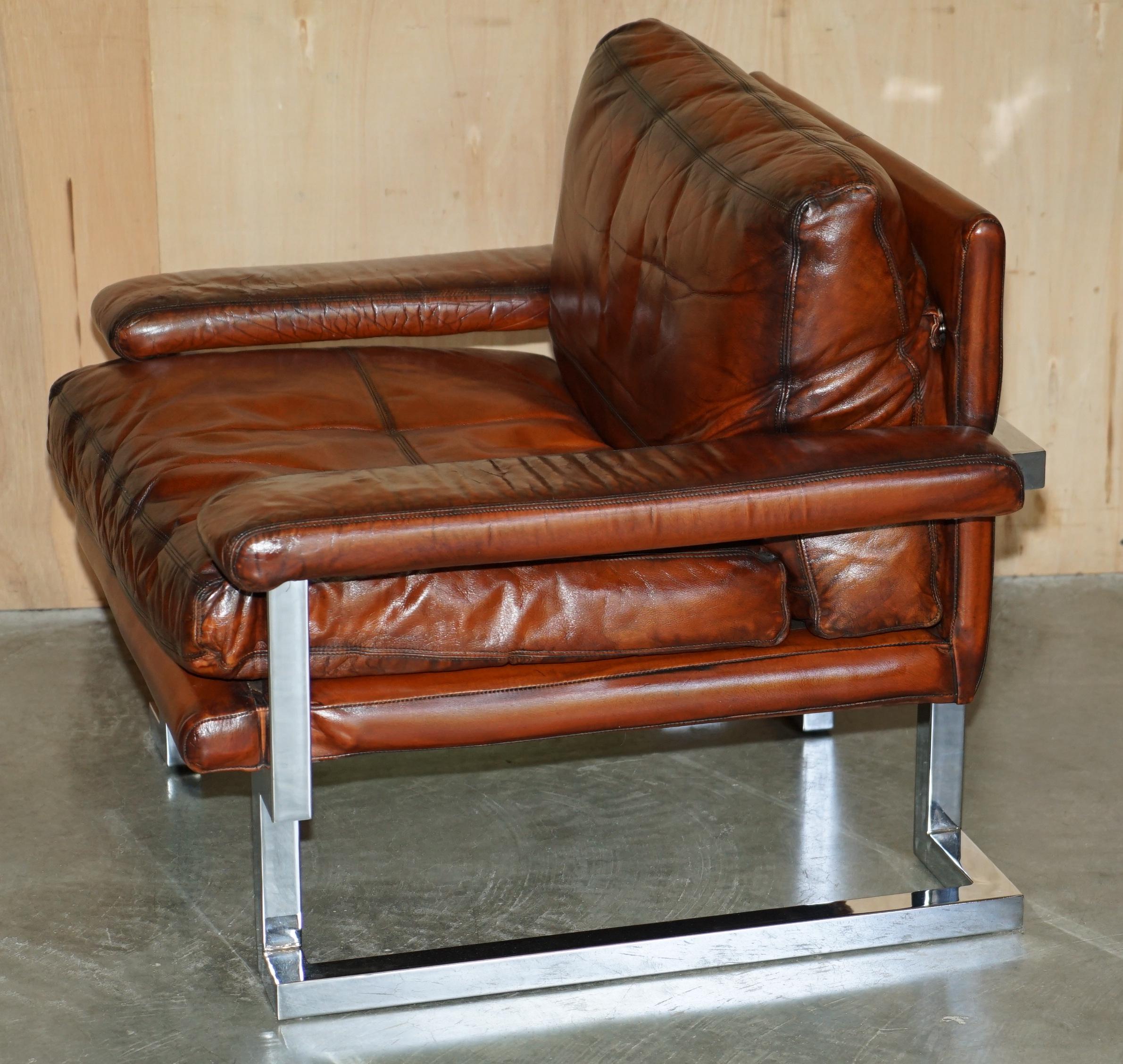 RESTORED TIM BATES PIEFF MANDARIN LEATHER CHROME & HARDWOOD SOFA ARMCHAiR SUITE For Sale 9