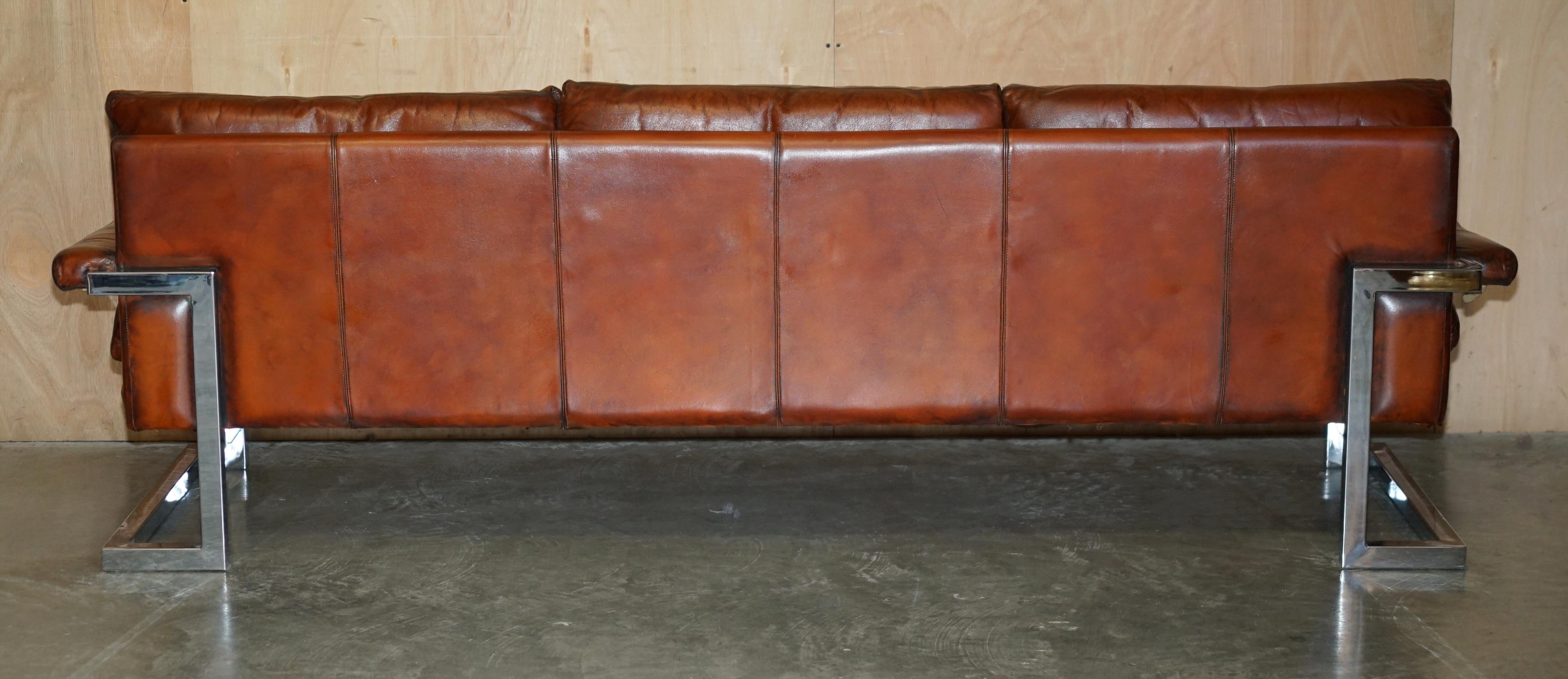 RESTORED TIM BATES PIEFF MANDARIN LEATHER CHROME & HARDWOOD SOFA ARMCHAiR SUITE For Sale 1