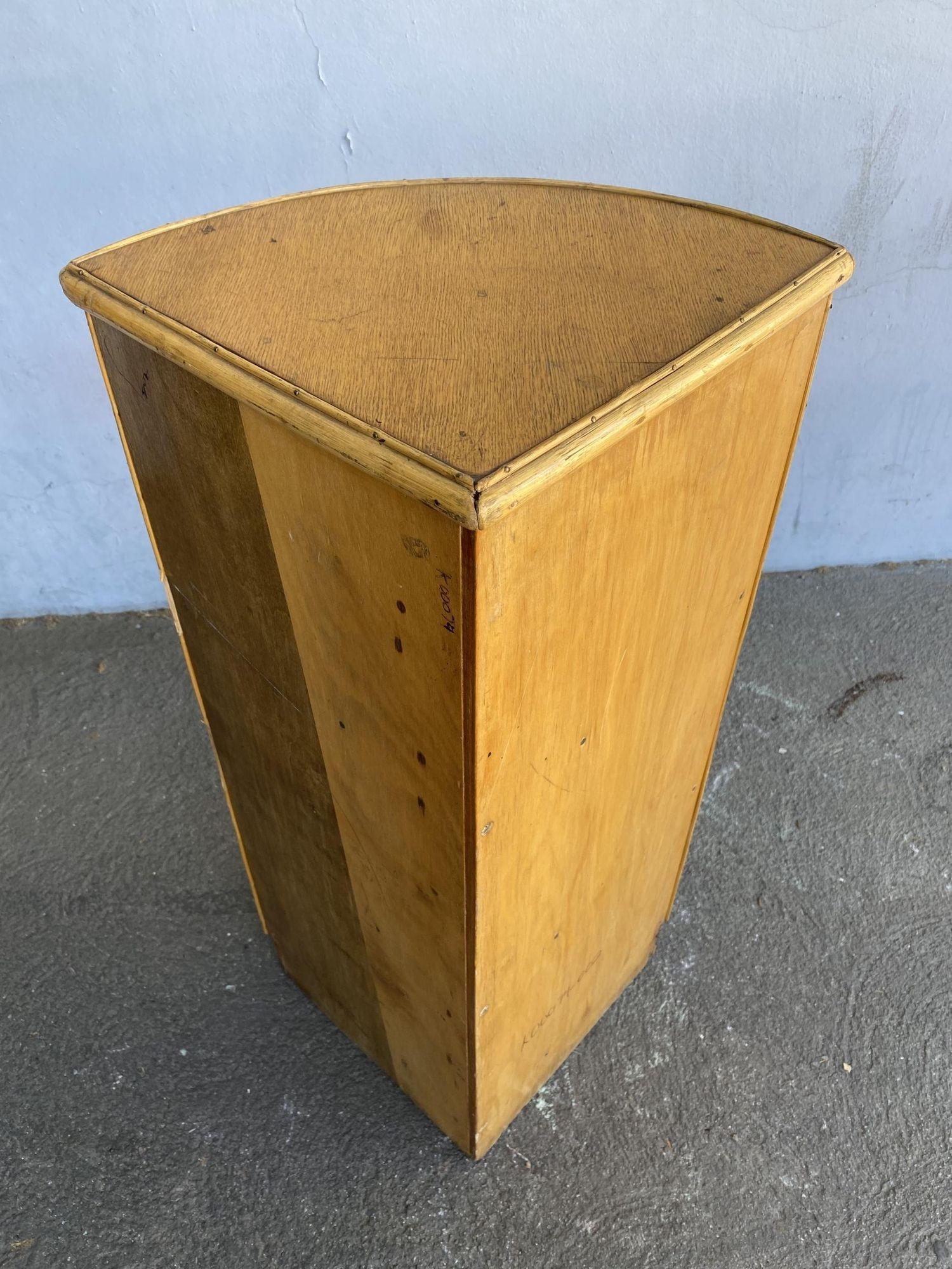 Restored Tropical Koa Wood Corner Shelf W/ Rattan Boarder In Excellent Condition For Sale In Van Nuys, CA