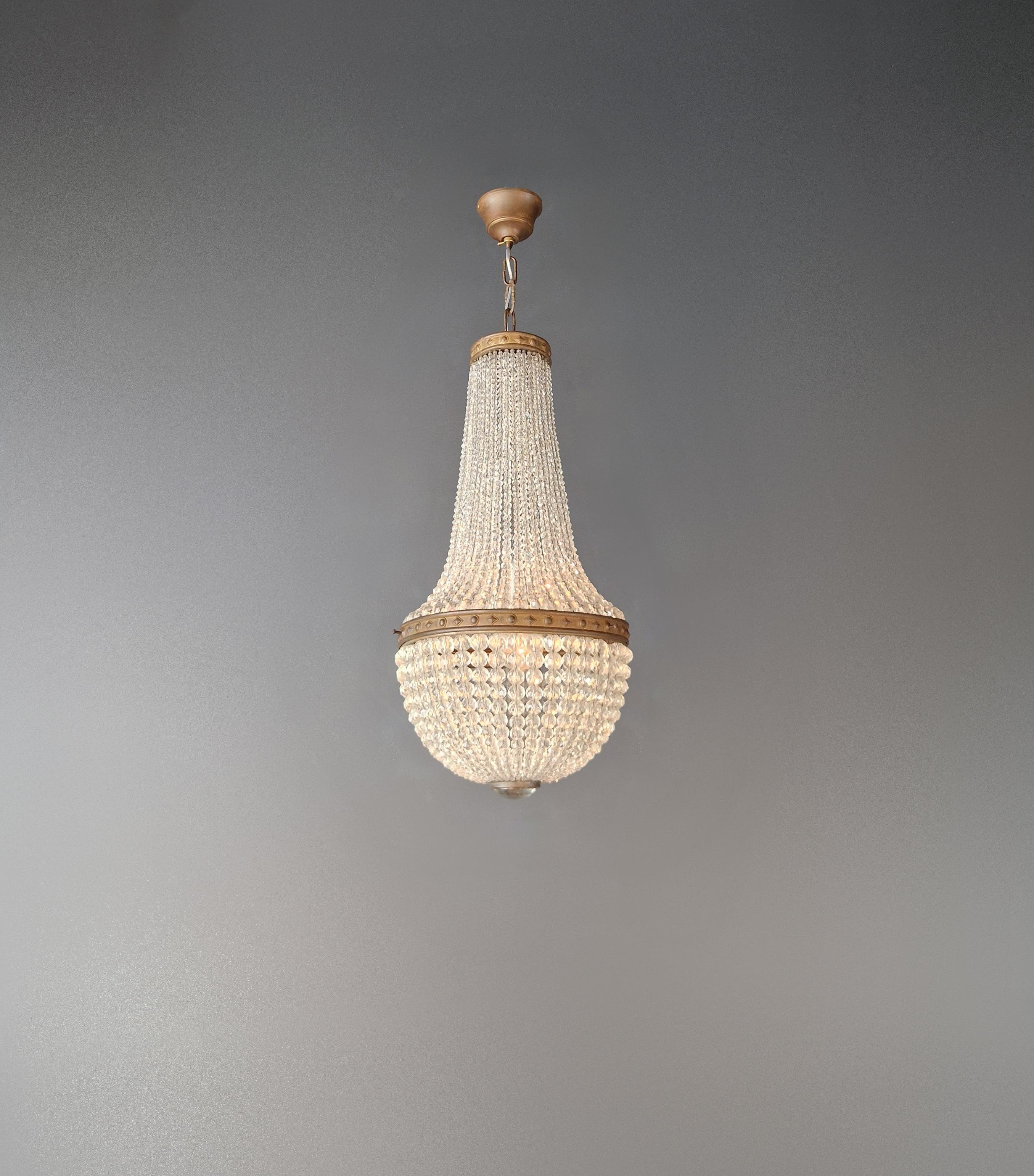 Neoclassico Lampadario toscano in ottone restaurato con perline di cristallo intrecciate a mano Antico Impero in vendita