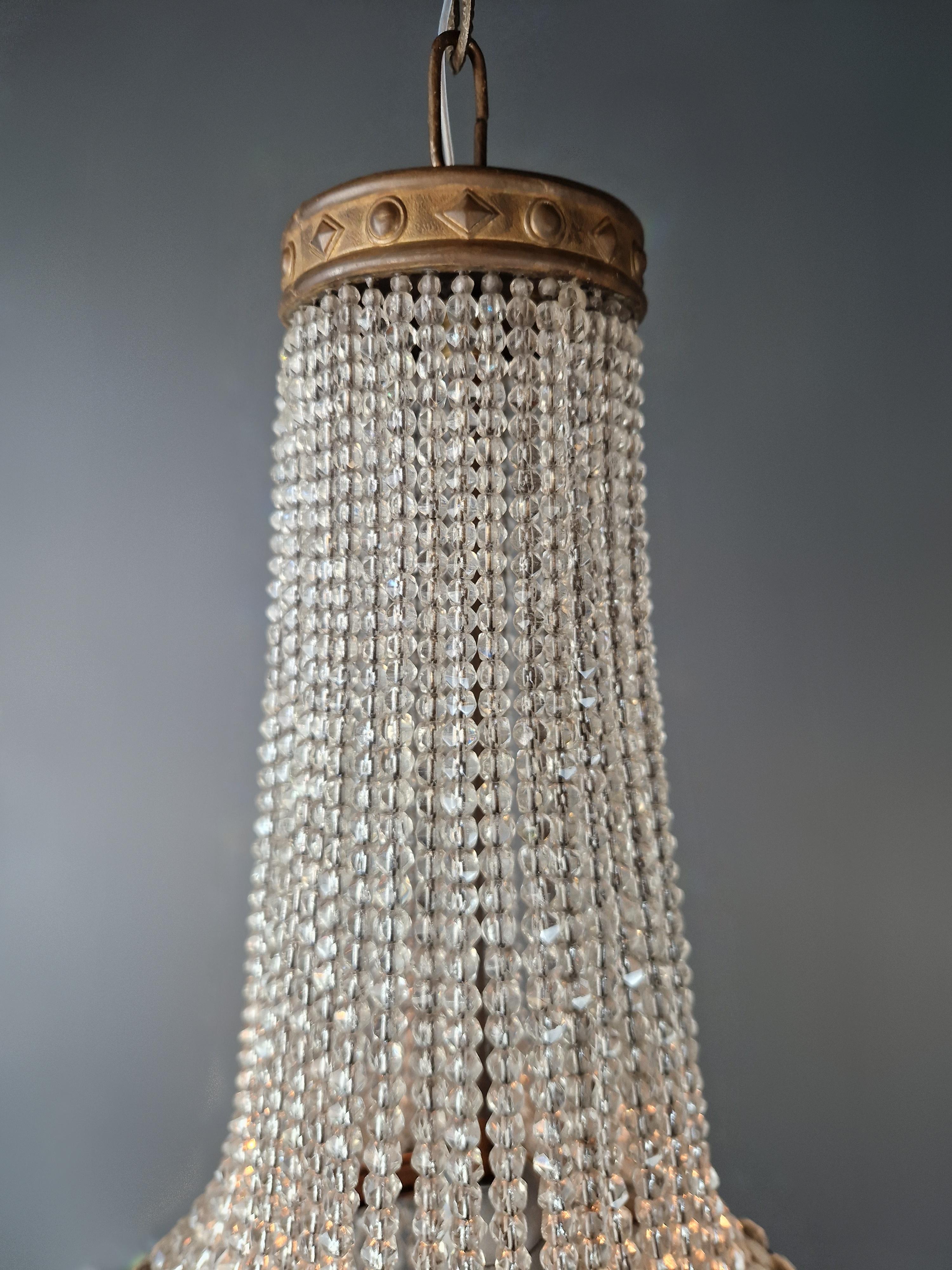 Lampadario toscano in ottone restaurato con perline di cristallo intrecciate a mano Antico Impero in vendita 1