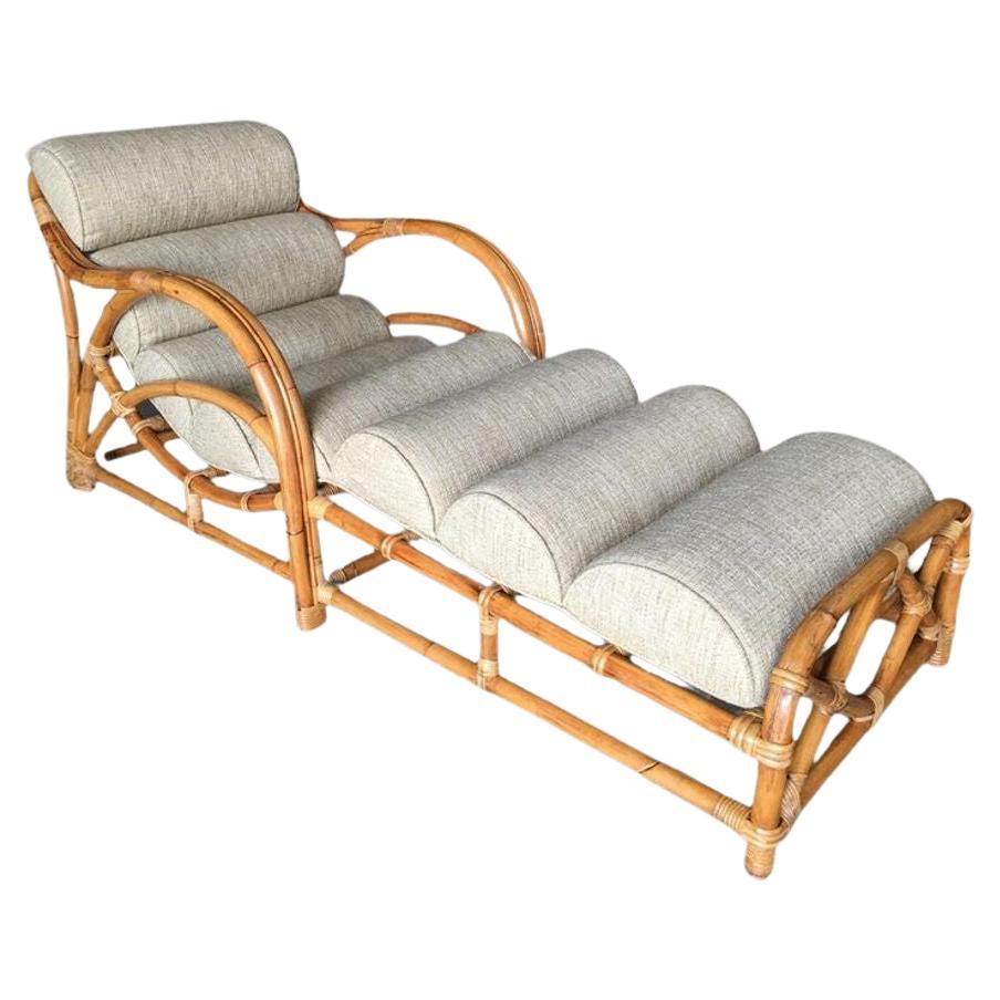 Chaise longue en rotin à deux brins " Transition des années 1940 " restaurée en vente