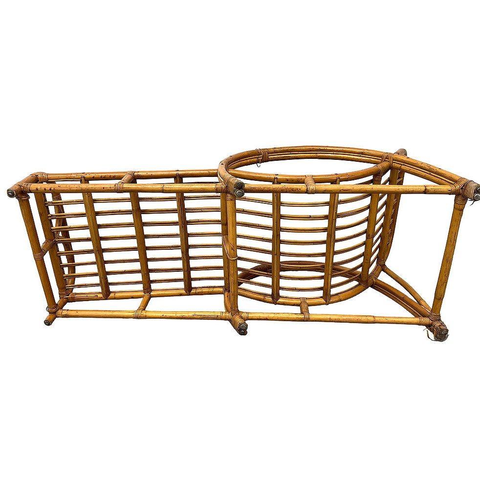 Chaise longue restaurada de ratán con asiento de copa 