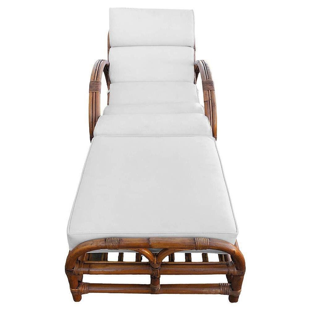 Este sillón de salón de ratán 