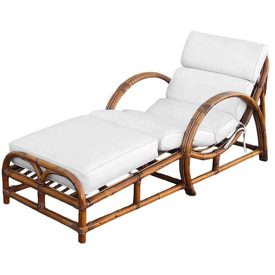 Chaise longue restaurada de ratán con asiento de copa 