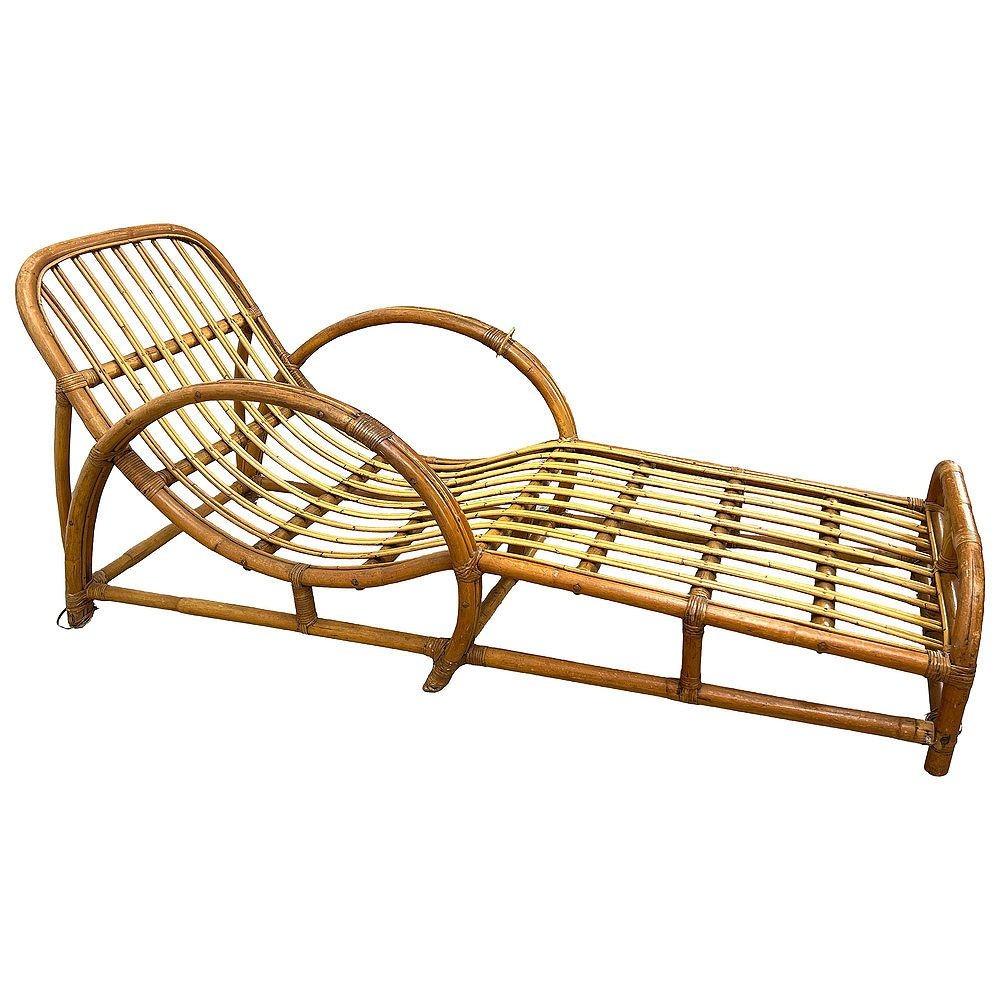 Chaise longue restaurada de ratán con asiento de copa 
