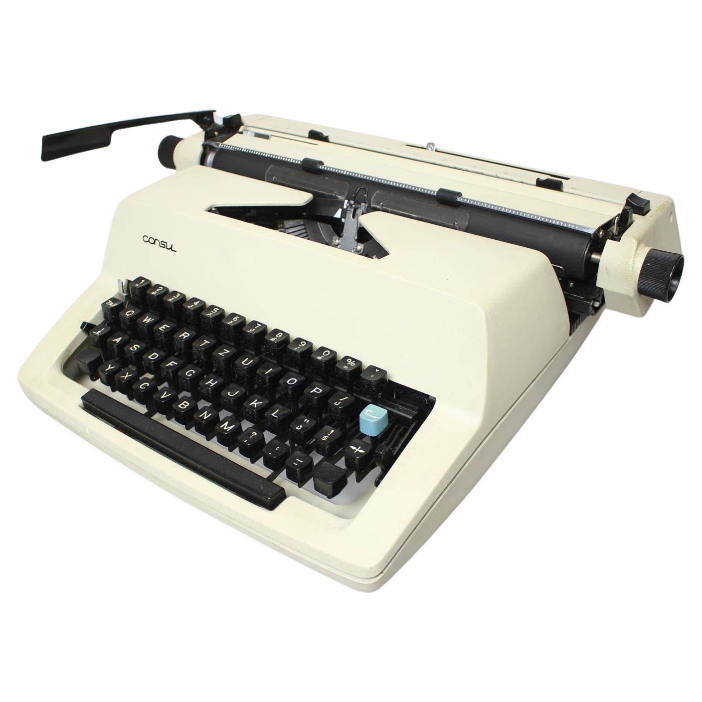 Restored Typewriter/ Consul, Model 2226, Czechoslovakia, 1965s For Sale